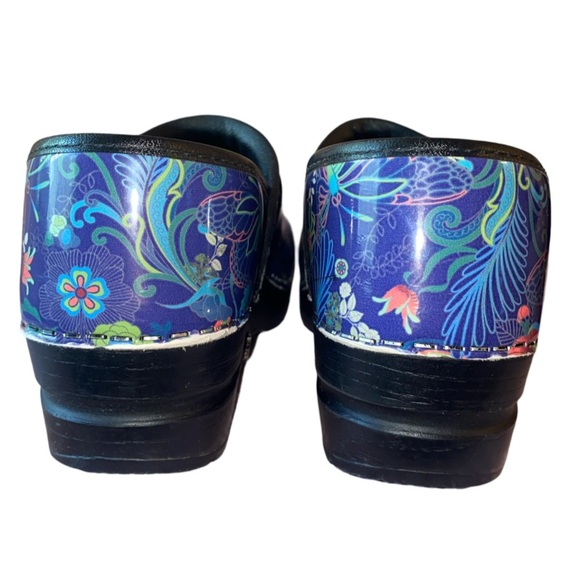 Sanita Ladies Patent Leather Clog,  Black/Navy w/a floral Firefly Pattern SZ 38 - Picture 6 of 8